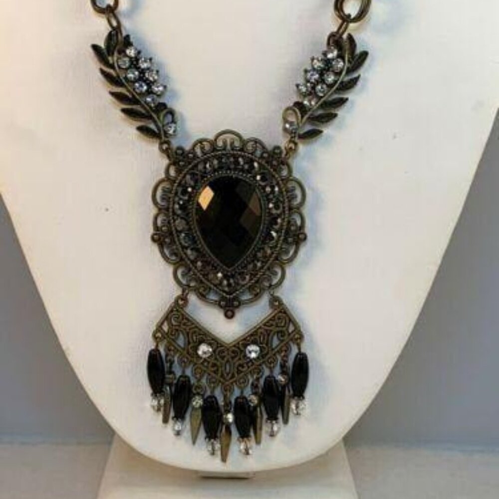 Antique Brass Plated Curb Chain Necklace With Black And Clear Rhinestones (NA89)